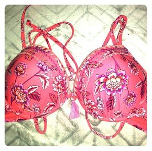 2 piece bathing suit..brand new..never been worn